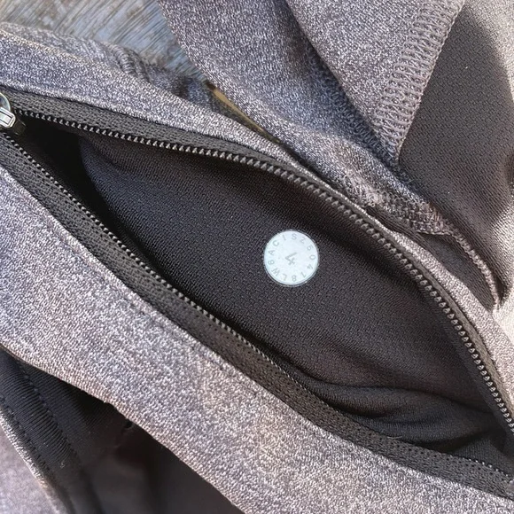 Lululemon Rival Crop Leggings - Size 4 - Picture 4 of 6